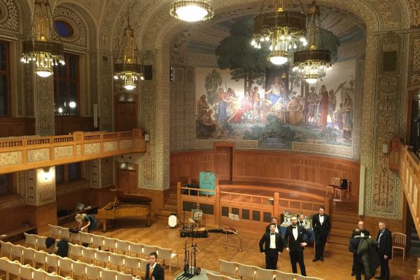 Förbereder underhållning i Göteborgs universitet Vasaparken